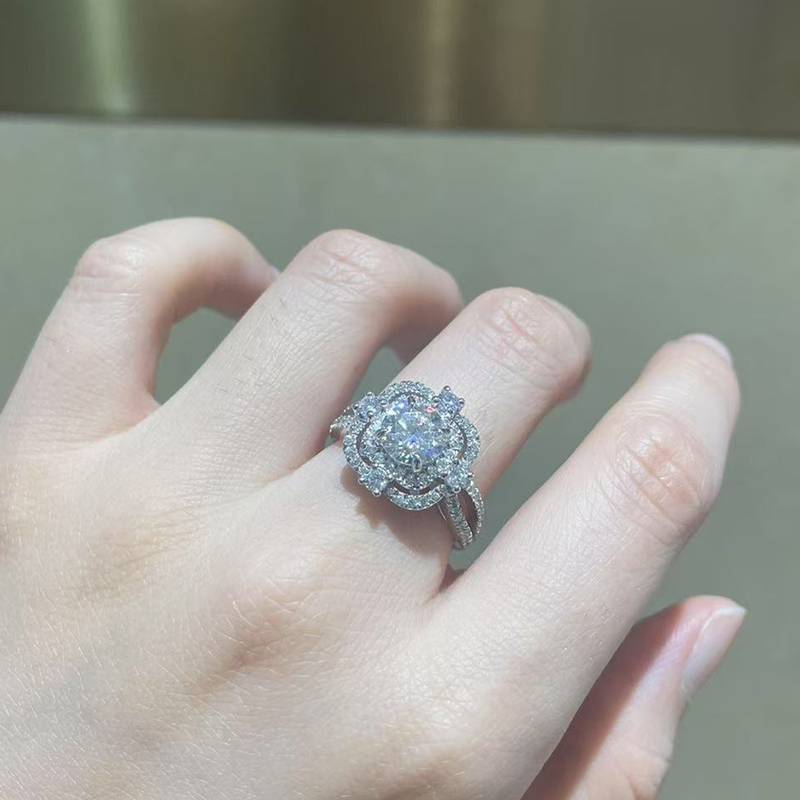 Affordable LuxuryWomen's RingS925银镀白金定制选款主石Moissanite1.0ct/副石高碳钻